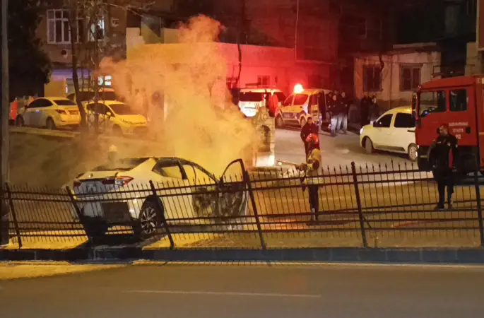 ‘Dur’ ihtarına uymayan otomobil sürücüsü uzun süre kovalandı: Yakalanan 2 şüphelinin yasaklı madde testi pozitif çıktı
