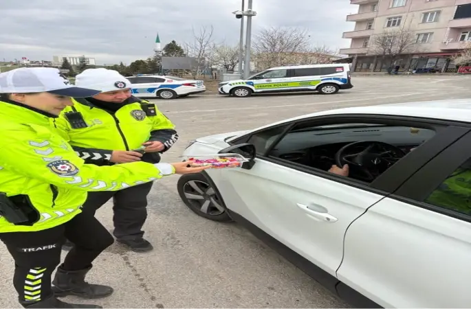 Edirne’de şekerli ve kolonyalı trafik uygulaması
