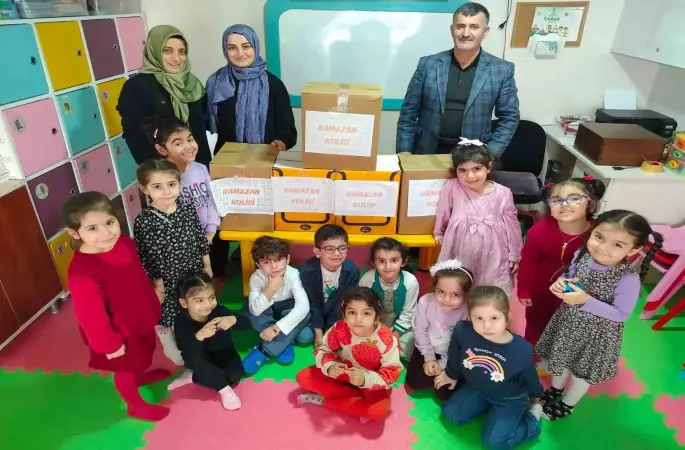 Efeler’de minikler Sakal-ı Şerif’i ziyaret etti
