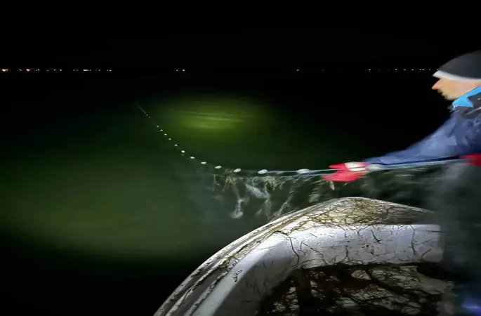 Eğirdir Gölü’nde bin 200 metre kaçak ağ ele geçirildi

