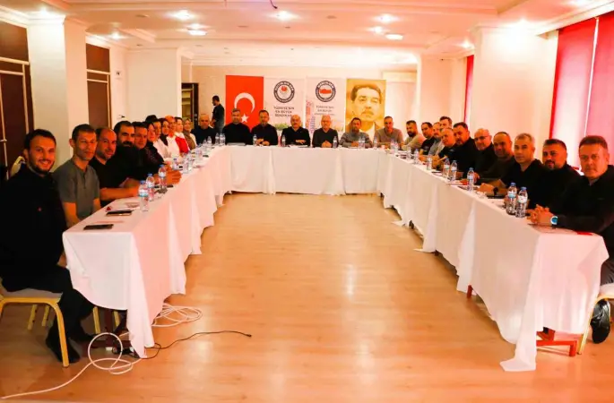 Eğitim-Bir-Sen ilçe başkanları ve kadınlar komisyonu istişare toplantısında buluştu
