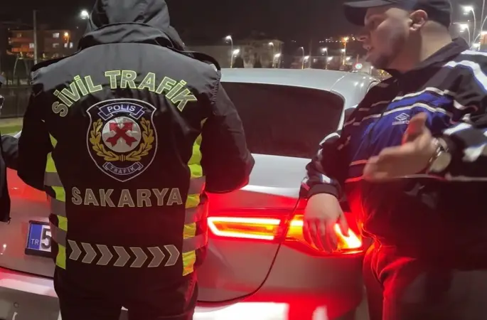 Ehliyetsiz yakalandı, 200 bin lira ceza yedi: "Benim aracım o kadar etmiyor" diyerek sitem etti
