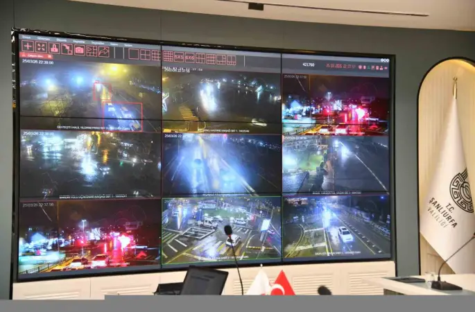 Ekipler selde mahsur kalan 10 kişilik aile için seferber oldu
