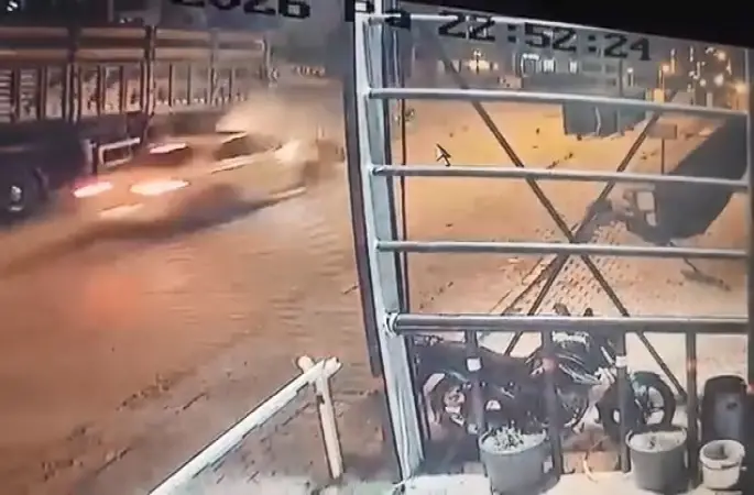 Elazığ’da 4 kişinin yaralandığı kazanın görüntüsü ortaya çıktı
