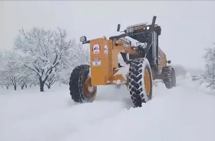 Elazığ’da 90 köy yolunda çalışmalar sürüyor
