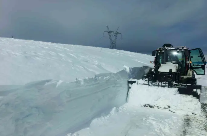 Elazığda kapalı köy yolları ulaşıma açıldı
