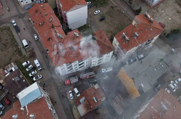 Elazığ’daki korkutan yangın kontrol altına alındı
