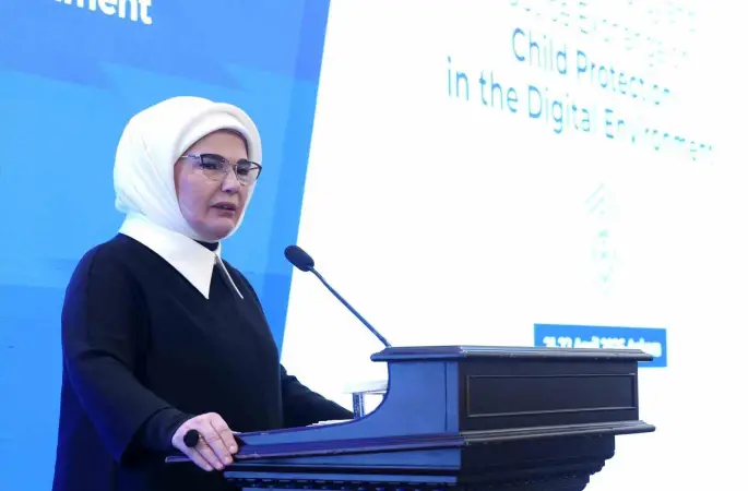 Emine Erdoğan: "Özellikle teknoloji şirketlerinin hesap verebilir olmaları ve çocuk dostu tasarım yapmaları bir zorunluluktur"
