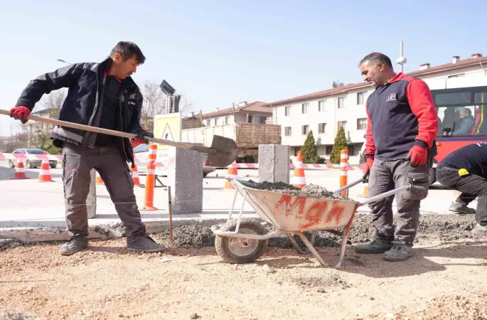 Emniyet kavşağı yenileniyor
