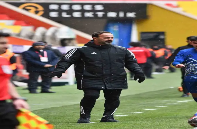 Erciyes 38 FK Teknik Direktör Adem Çak: "Seri yakaladığımız an neler yapabileceğimizi biliyoruz"
