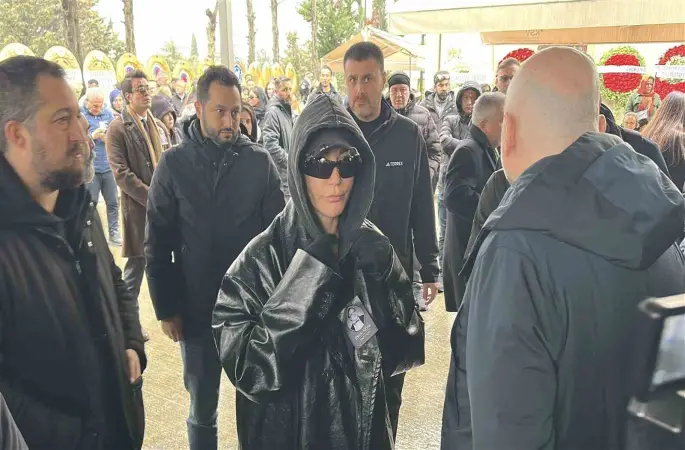 Erol Köse son yolculuğuna uğurlanıyor
