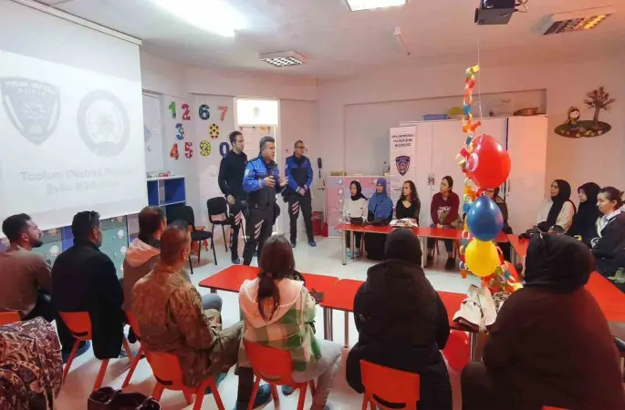 Erzincan’da velilere çocuk güvenliği eğitimi
