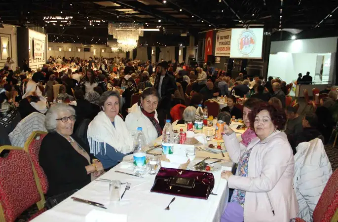 Erzincanlılar İzmir’deki dayanışma gecesinde bir araya geldi
