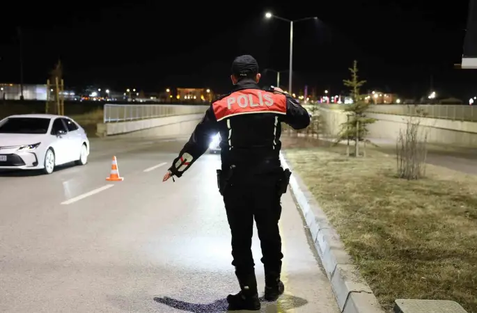 Erzurum Emniyeti suça ve suçluya göz açtırmıyor: 284 şahıs adalete teslim edildi
