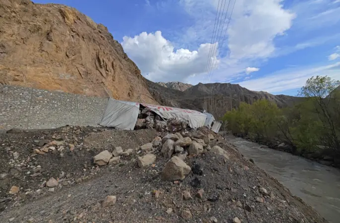 Erzurum’da "Ölüm Virajı"nda yine kaza: Facianın eşiğinden dönüldü
