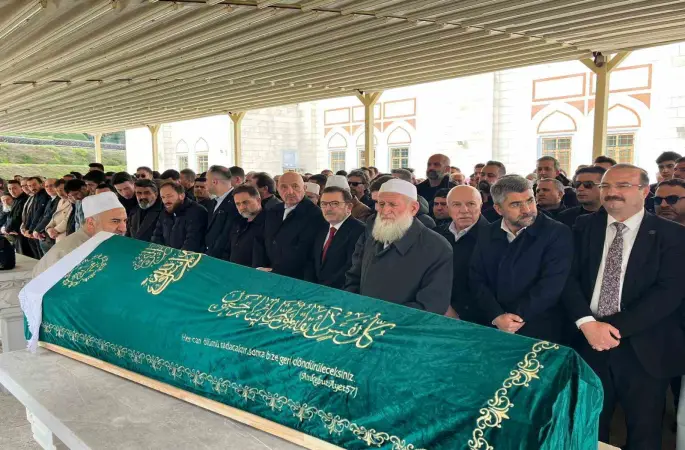 Erzurumspor Başkanı Ahmet Dal’ın annesi Zühal Dal son yolculuğuna uğurlandı
