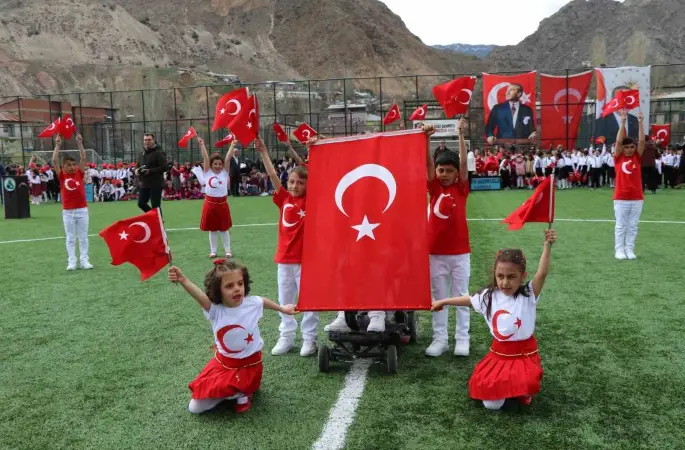 Erzurum’un Oltu ilçesinde 23 Nisan coşkusu
