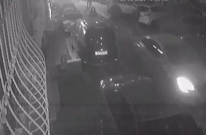 Esenyurt’ta film sahnelerini aratmayan çatışma; o anlar kamerada
