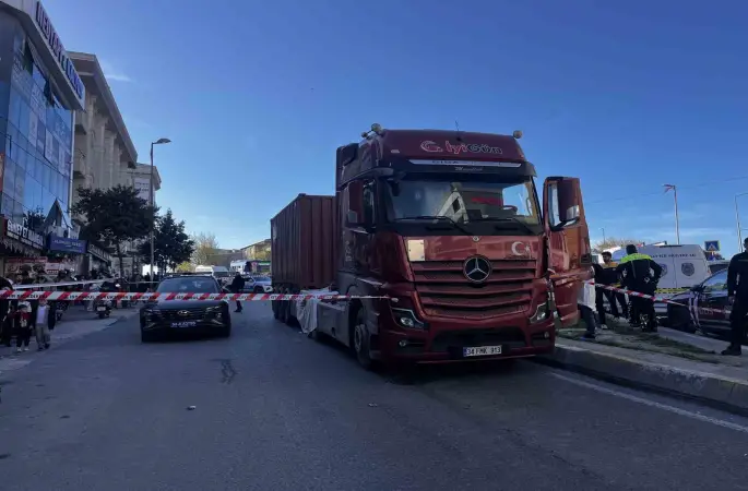 Esenyurt’ta tırın çarptığı kadın hayatını kaybetti
