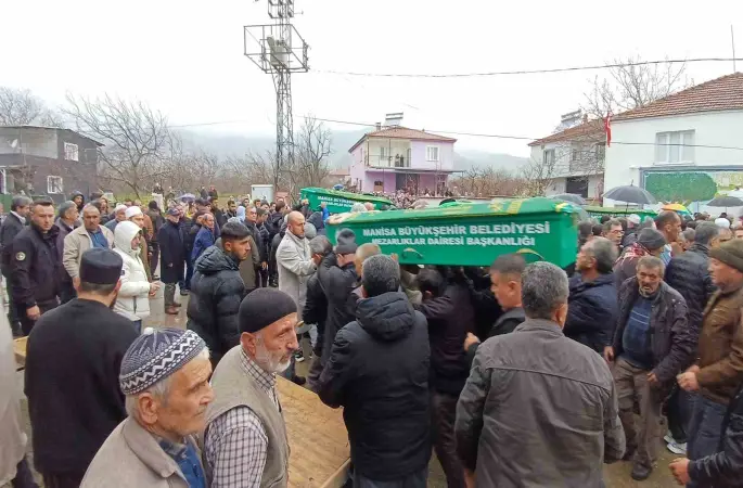Eşi ve ailesini katletmişti: 4 kişi yan yana toprağa verildi

