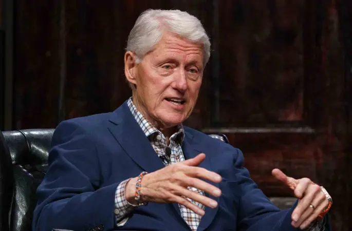 Eski ABD Başkanı Clinton: "(Epstein dosyaları) Hiçbir şey görmedim, yanlış olan hiçbir şey yapmadım"

