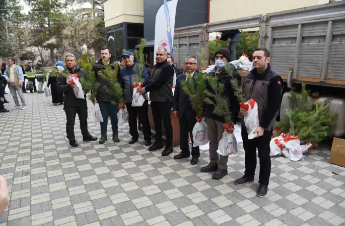 Eskişehir Orman Bölge Müdürlüğü’nden fidan dağıtımı
