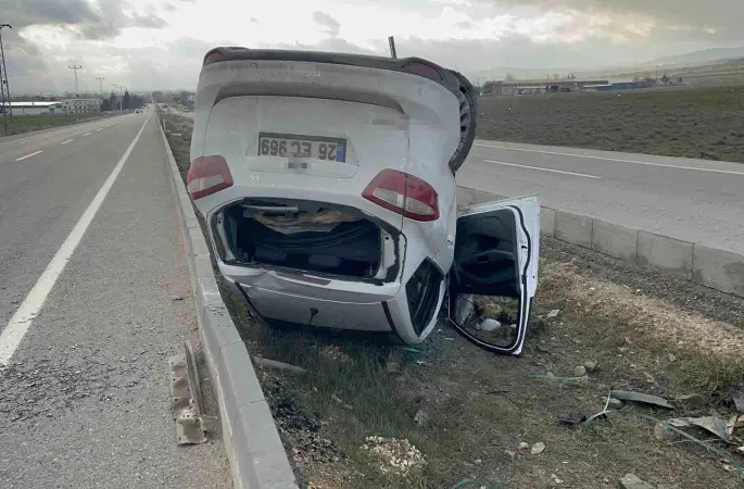 Eskişehir-Sarıcakaya yolunda otomobil takla attı: 5 yaralı
