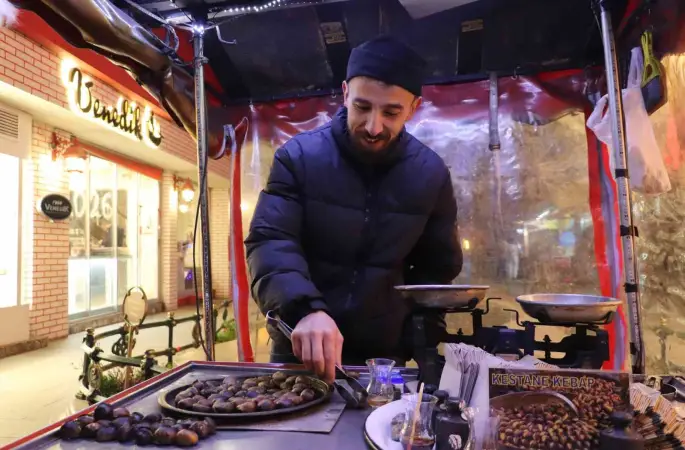 Eskişehir’de eksi 7 derecede kestane mesaisi
