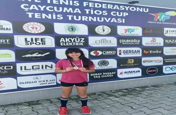 Eskişehirli tenisçi Zonguldak’ta şampiyon oldu
