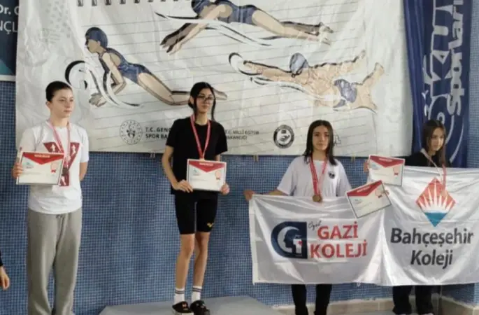 Eskişehirli yüzücüden önemli başarı
