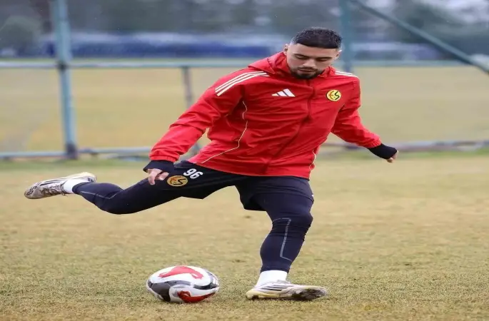 Eskişehirspor, Uşak deplasmanı öncesi hazırlıkları tamamladı
