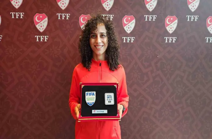 Esra Arıkboğa: "İnşallah yakın zamanda Süper Lig’de kadın bir hakemi sahada görebileceğiz"
