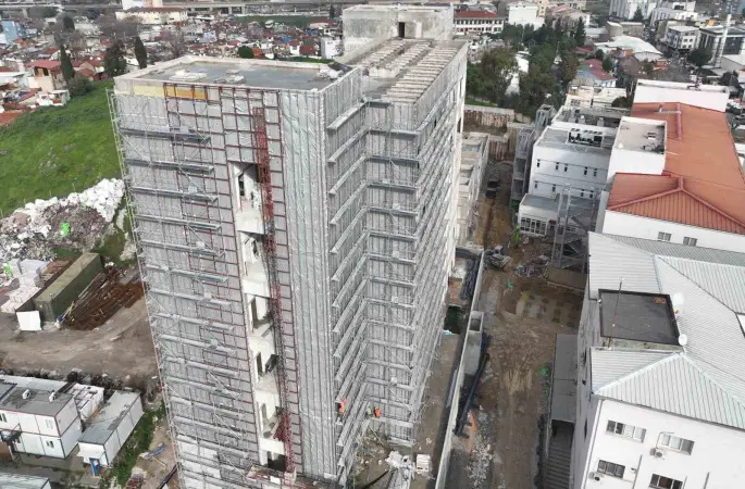 Eşrefpaşa Hastanesi’nin yeni binasında sona doğru
