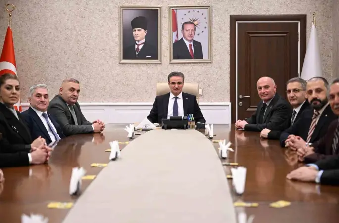 ETSO Başkanı Saim Özakalın ile ETSO yönetiminden Vali Aydın Baruş’a hayırlı olsun ziyareti
