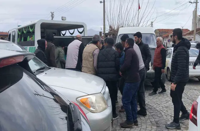 Evinde ölü bulunan Datçalı doktor toprağa verildi
