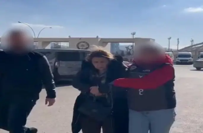 Farklı unvanlarla vatandaşları dolandıran kadın tutuklandı
