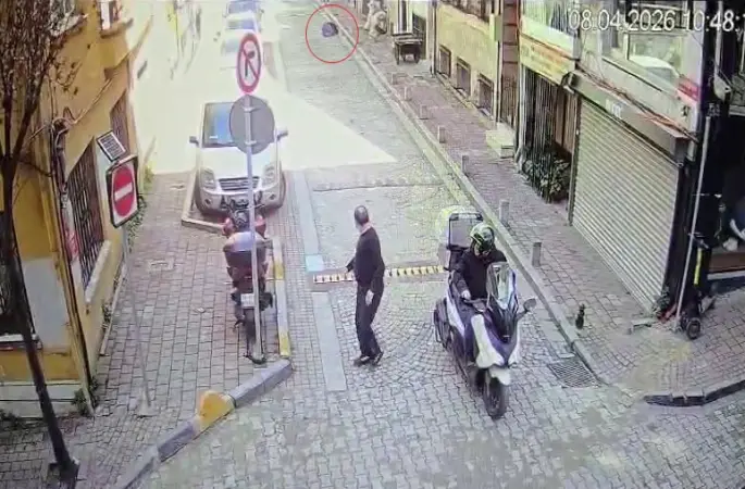 Fatih’te cezaevinden izinli çıkarak ailesinin yanına gelen şahıs kendini ateşe verdi
