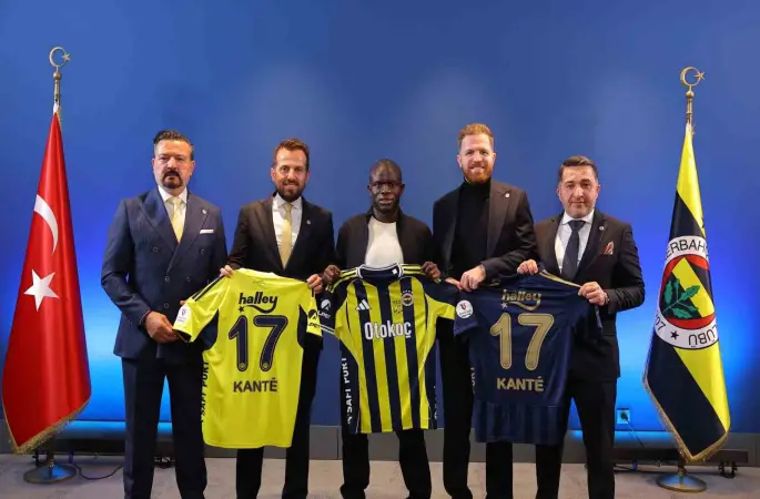 Fenerbahçe’nin yeni transferi N’Golo Kante, İstanbul’da
