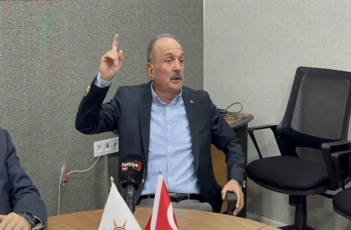Fethiye’nin eski Belediye Başkanı Saatcı, İYİ Parti’den istifa etti
