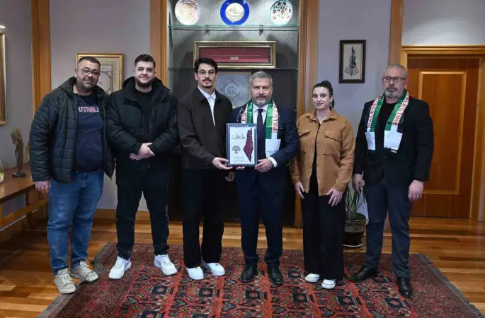 Filistin Yardımlaşma Derneği’nden Rektör Adıgüzel’e ziyaret
