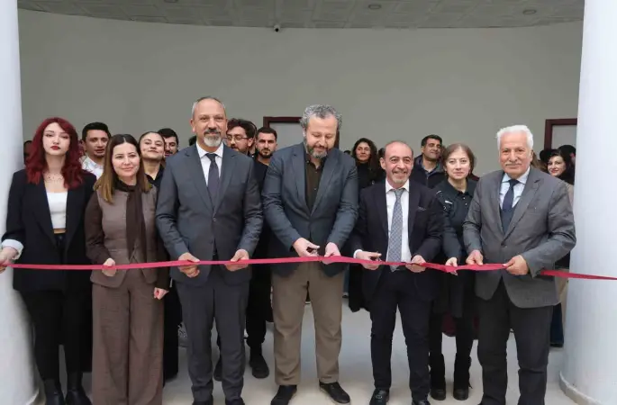 Fırat Üniversitesi’nde 6 Şubat depremi, sergi ve konferansla ele alındı
