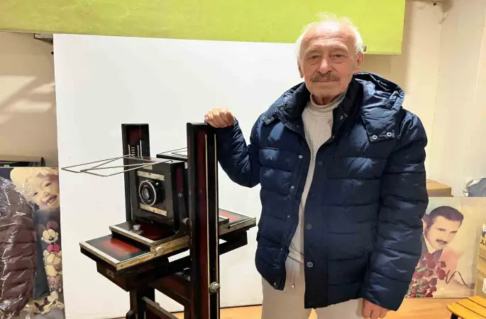 Fotoğrafçılık mesleğini 53 yıldır sürdürüyor
