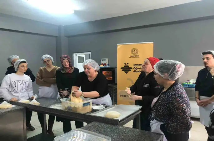 Gastronomi Akademisinde Dursunbey kabaklı ekmeği tanıtıldı
