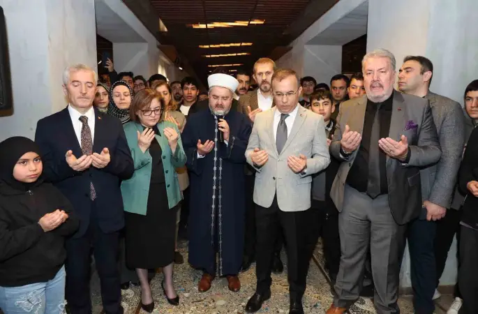 Gaziantep Büyükşehir ev sahipliğinde Mukaddes Emanetler Sergisi vatandaşlarla buluştu
