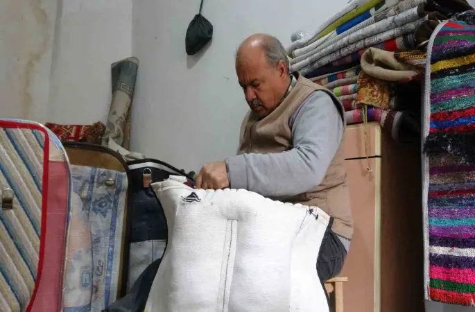 Gaziantep’te 45 yıllık semerci ustası mesleğini yaşatmaya çalışıyor

