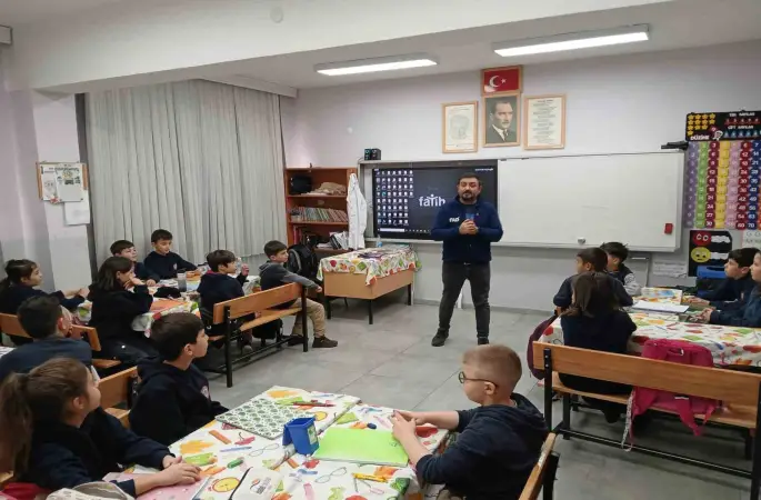 Gediz’de okullarda afet farkındalık eğitimleri düzenlendi
