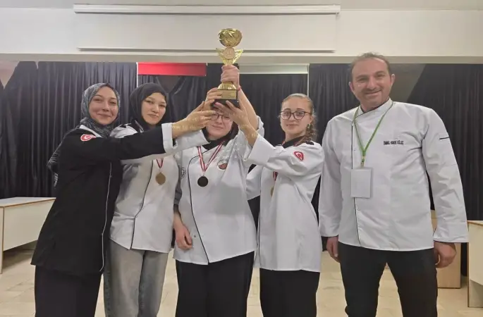 Gedizli kızlardan bölge birinciliği
