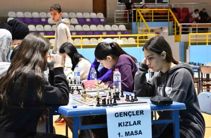 Gençler satranç müsabakaları sona erdi
