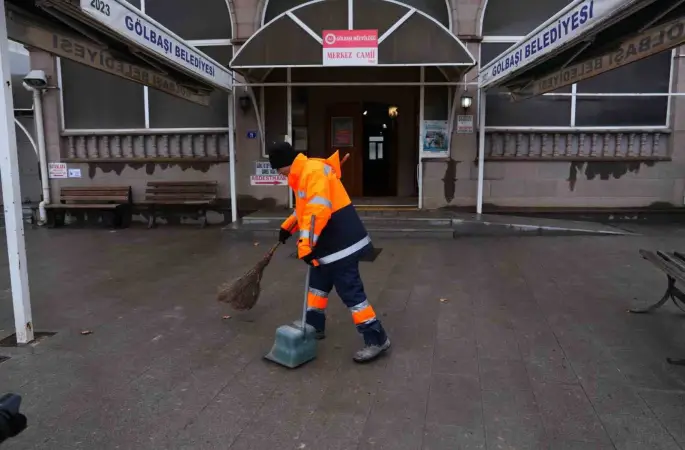 Gölbaşı Belediyesinden camilerde Ramazan öncesi detaylı temizlik
