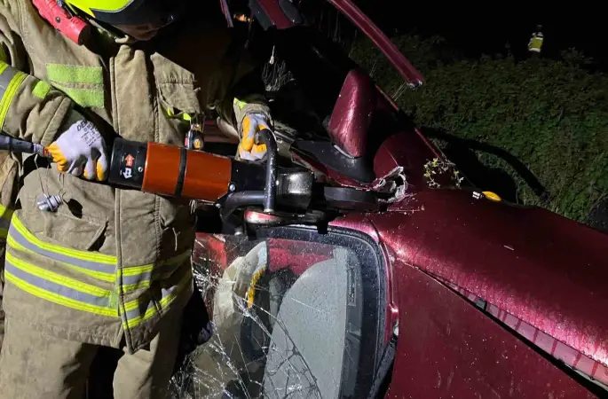 Gönen’de meydana gelen kazada araçta sıkışan şahıs kurtarıldı
